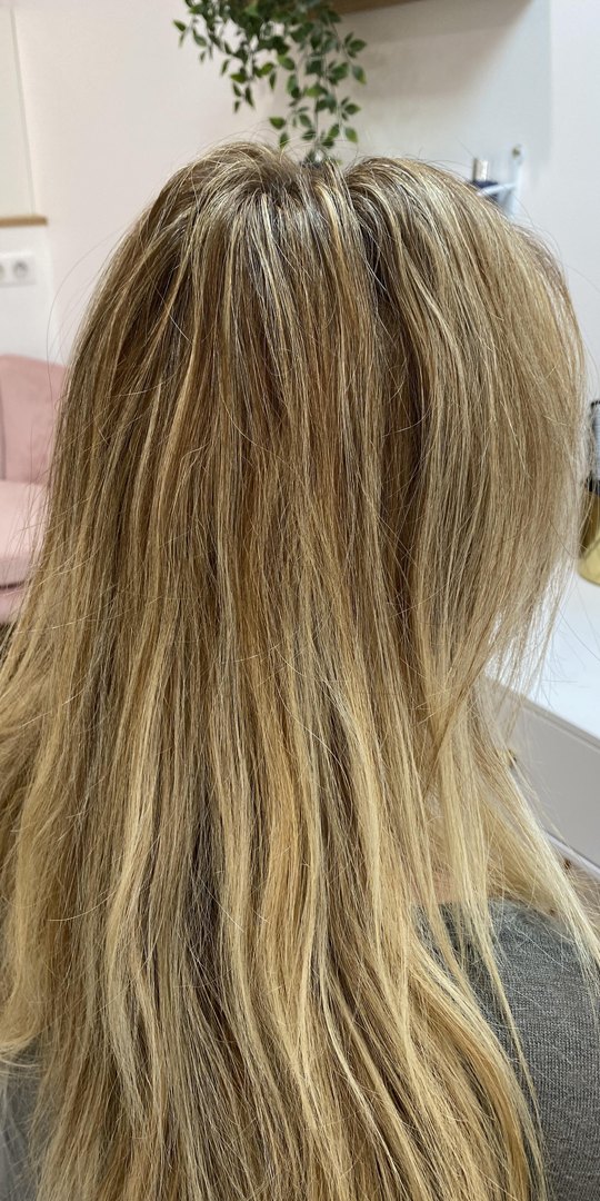 Avant, Balayage sur fond doré