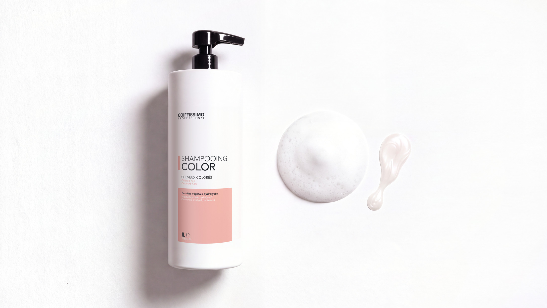 Shampooing cheveux colorés et sa texture nacrée, vue de dessus