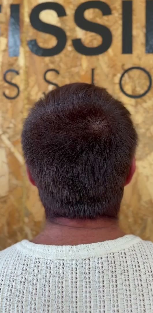 Après, Cheveux épais couverts à 100 %, 6.00 + pointe de 0.1 au 20 volumes